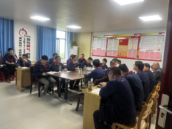 王伍升到建材研究室、建材公司調研